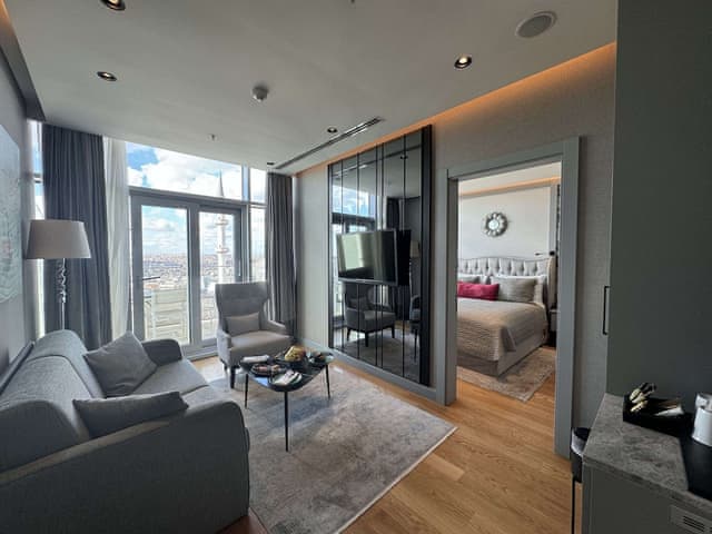 Signature Suite, City View