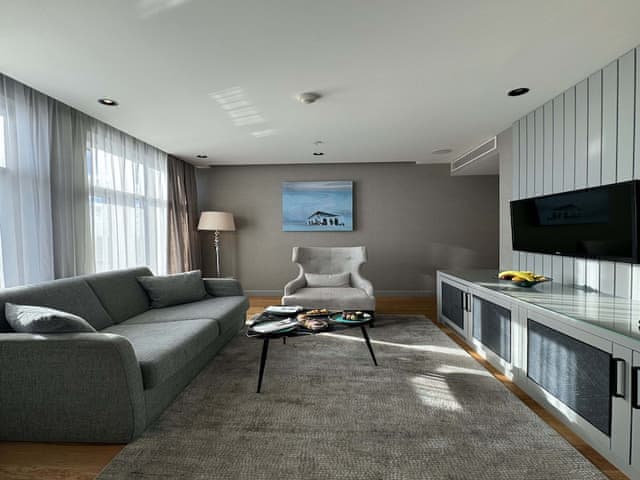 Senior Suite, City View