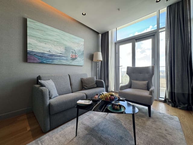 Senior Suite, City View