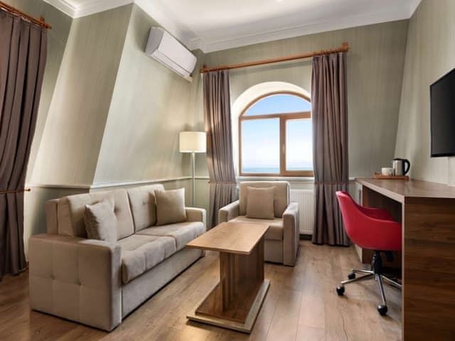 Luxury Suite, 1 King Bed, Non Smoking