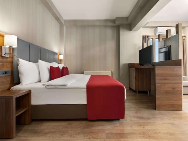 Junior Suite, 1 King Bed, Non Smoking