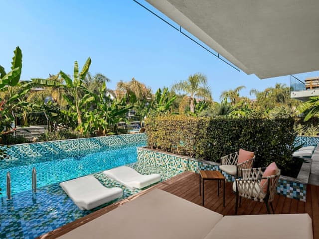 Lake House Suite, Pool Access
