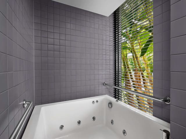 Lake House Suite, Pool Access