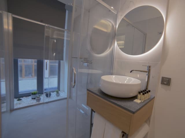 Family Triple Room, 2 Queen Beds, Non Smoking