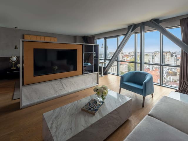 Signature Suite, 1 King Bed (Taksim Sq.View, Club Millesime Access)