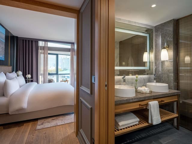 Prestige Suite, One Bedroom, City View, King Bed (Club Millesime Access)