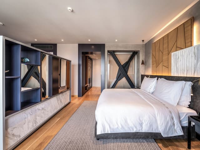 Signature Suite, 1 King Bed (Taksim Sq.View, Club Millesime Access)