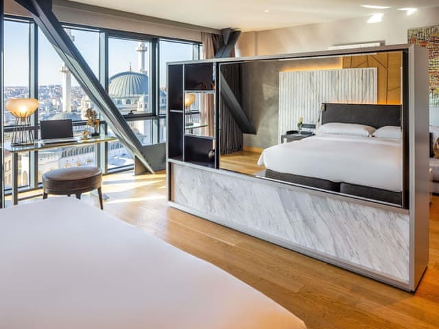 Signature Suite, 1 King Bed (Taksim Sq.View, Club Millesime Access)
