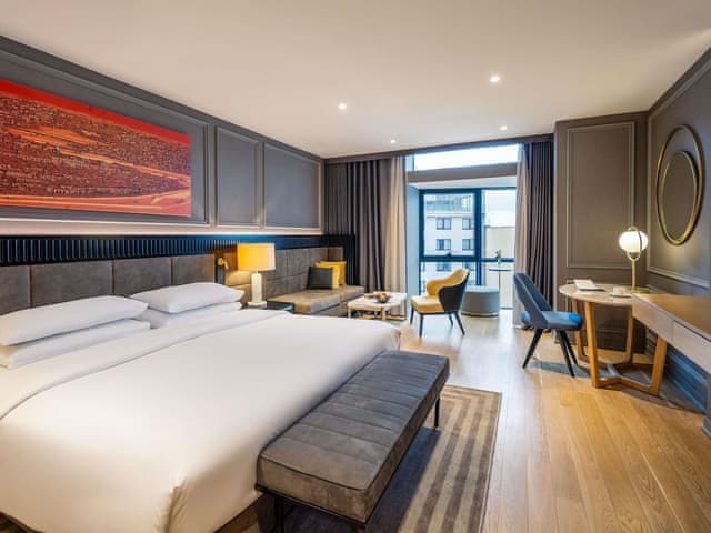 Superior Room, 1 King Bed