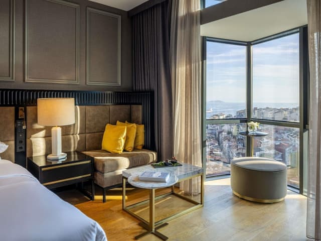 Superior Room, 1 King Bed