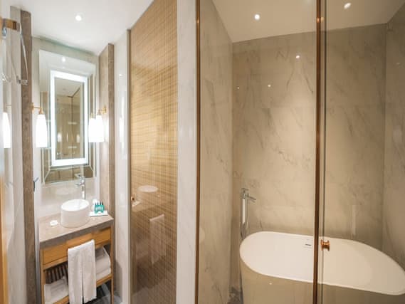 Prestige Suite, One Bedroom, Bosphorus View, King Bed (Club Millesime Access)