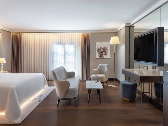 Superior Room, 1 King Bed, City View