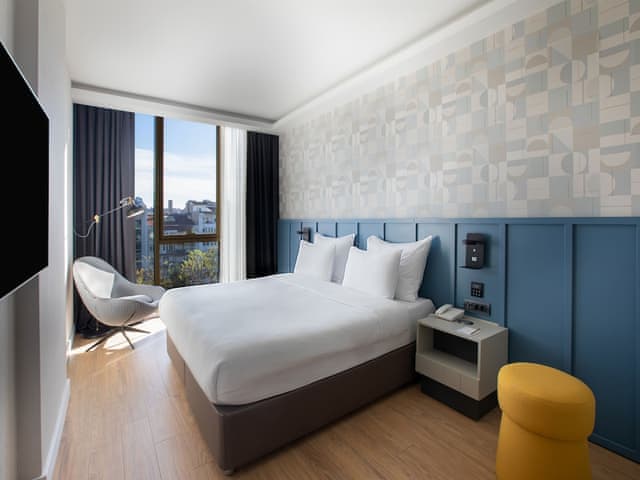 Superior King River View Room