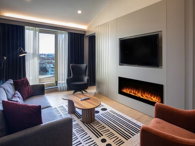 Deluxe Suit King River View Room