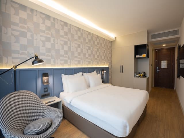 Superior King City View Room