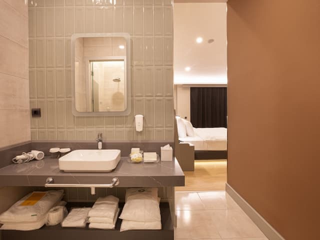 Deluxe Suit King City View Room