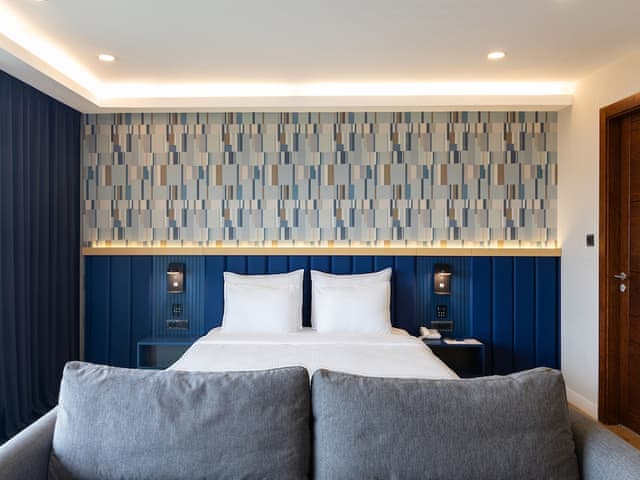 Junior Suite King City View Room