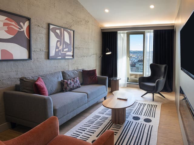 Deluxe Suit King River View Room