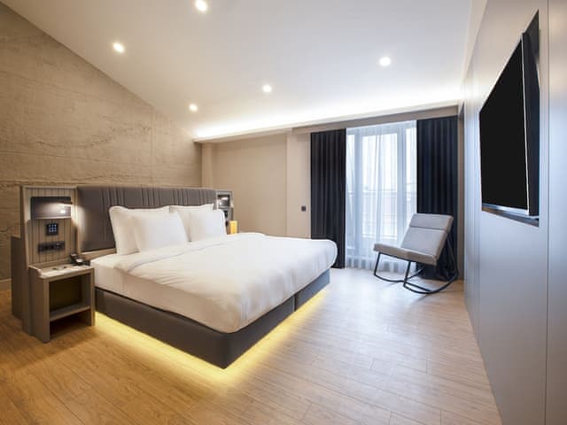 Deluxe Suit King City View Room