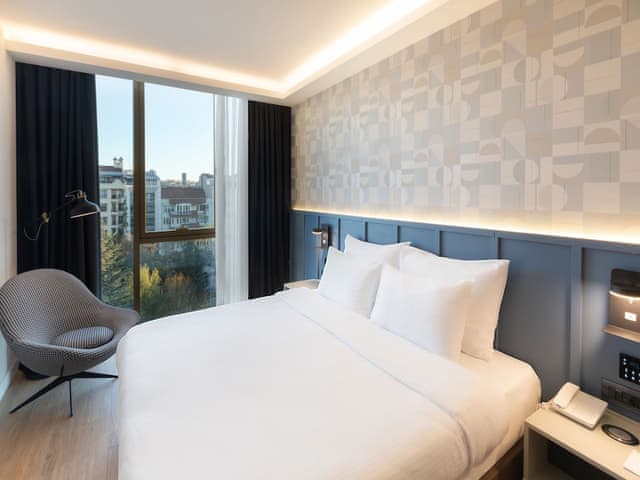 Superior King River View Room