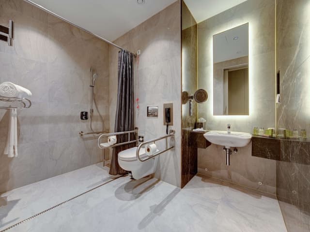 Standard Room, 1 Queen Bed, Accessible