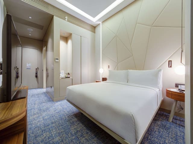 Deluxe Room, 1 King Bed