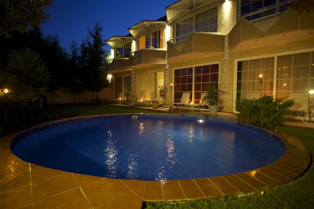 Aloha Apartments with pool