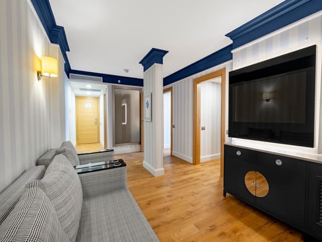 Superior Suite, Jetted Tub