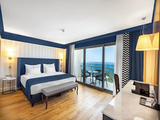 Family Room, Garden View