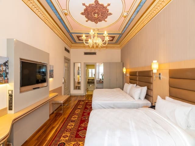 Delüks Üç Kişilik Oda