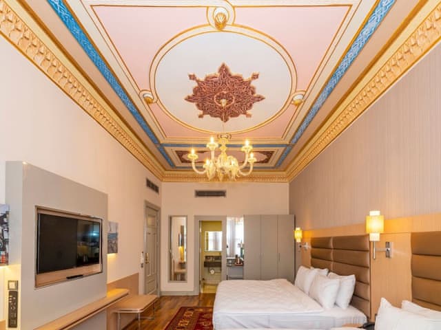 Delüks Üç Kişilik Oda