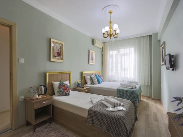 Standard Triple Room, Multiple Beds, Partial Sea View
