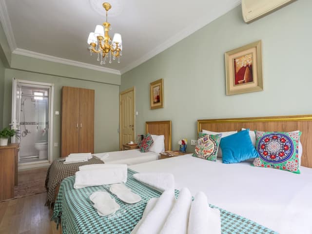 Standard Triple Room, Multiple Beds, Partial Sea View