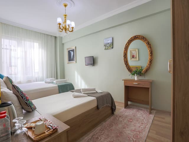 Economy Room, 1 Queen Bed, City View