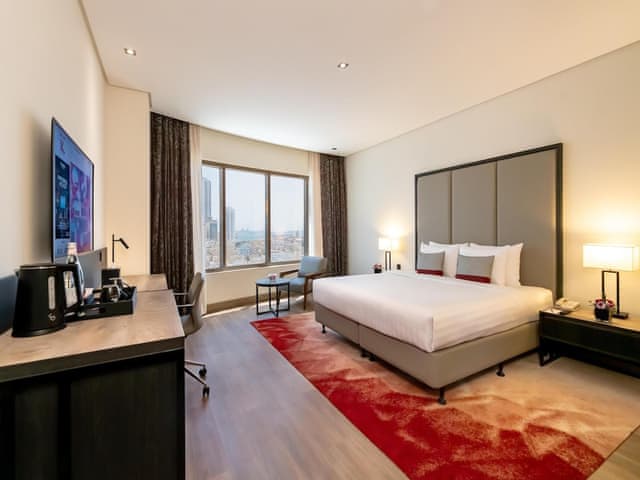 Standard Room, 1 King Bed, Non Smoking (View)