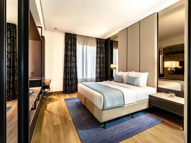 Premium Suite, 1 King Bed, Non Smoking, Kitchen (Separate Living Room, Full Kitchen)