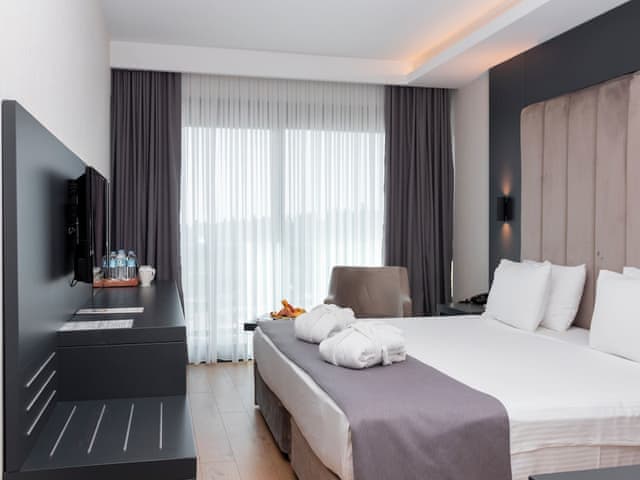 Family Suite, City View