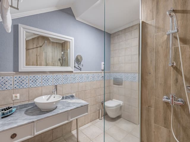 Comfort Room, 2 Bedrooms