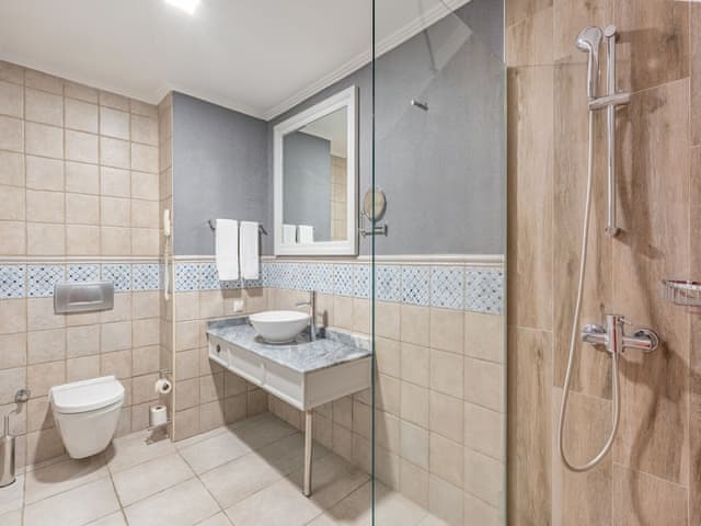 Comfort Room, 2 Bedrooms