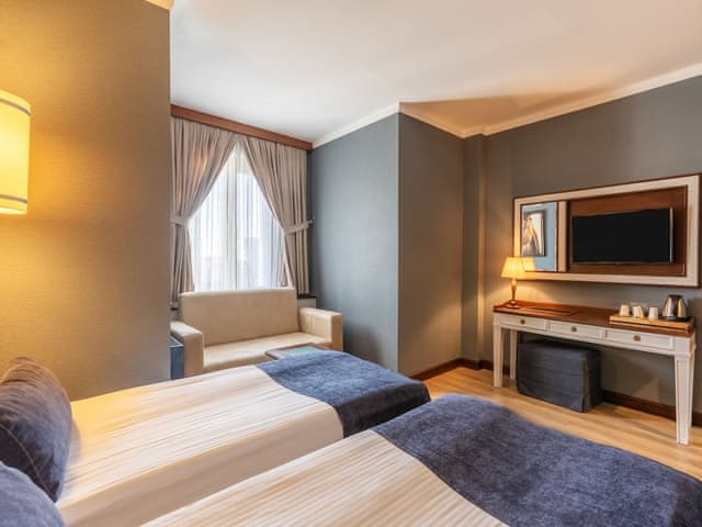 Standard Room, 1 Double or 2 Twin Beds