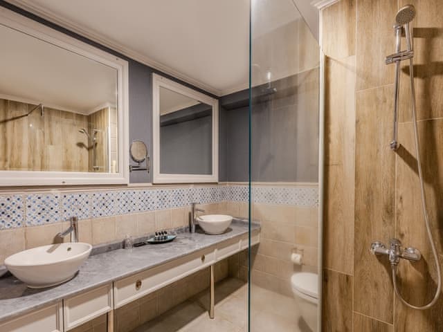 Comfort Room, 2 Bedrooms