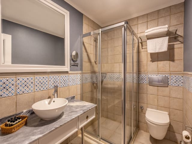 Standard Room, 1 Double or 2 Twin Beds