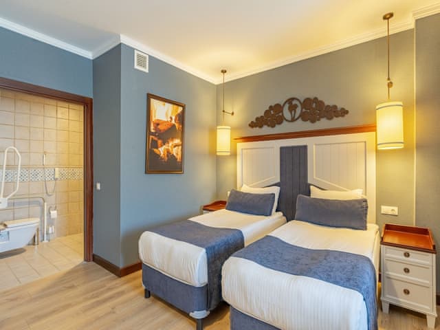 Standard Room, 1 Double or 2 Twin Beds