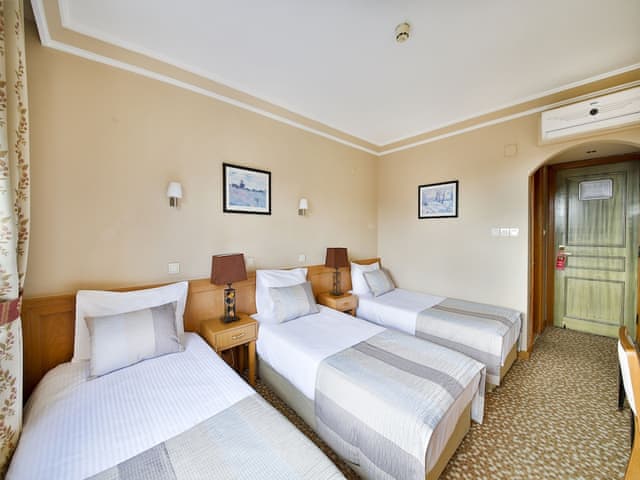 Standart Üç Kişilik Oda