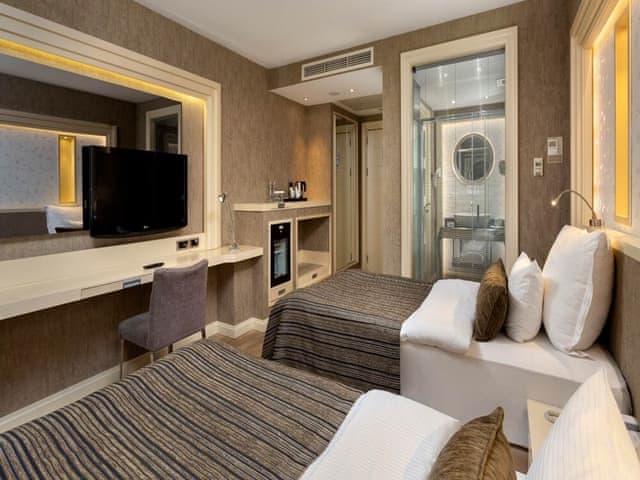 Delüks İki Yataklı Oda