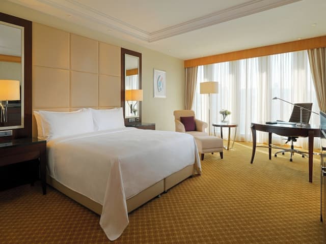 Deluxe Room, 1 King Bed, City View