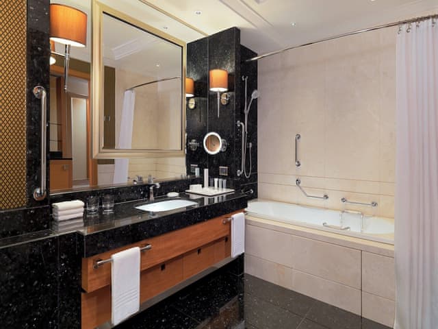 Deluxe Room, 2 Double Beds, City View