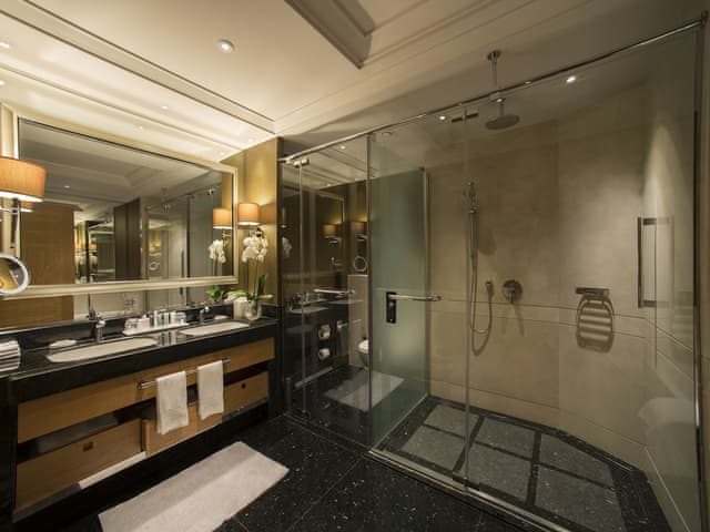 Junior Suite, 1 King Bed, Smoking, City View