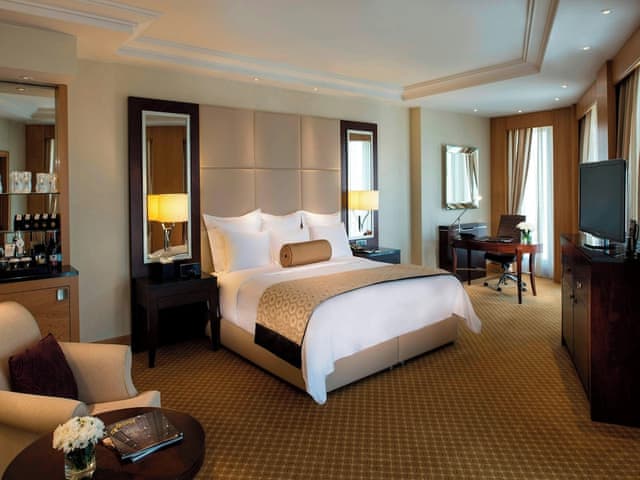 Executive Room, 1 King Bed, Smoking, City View