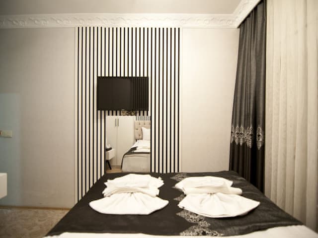 Economic Double Room with Balcony Lower Floor